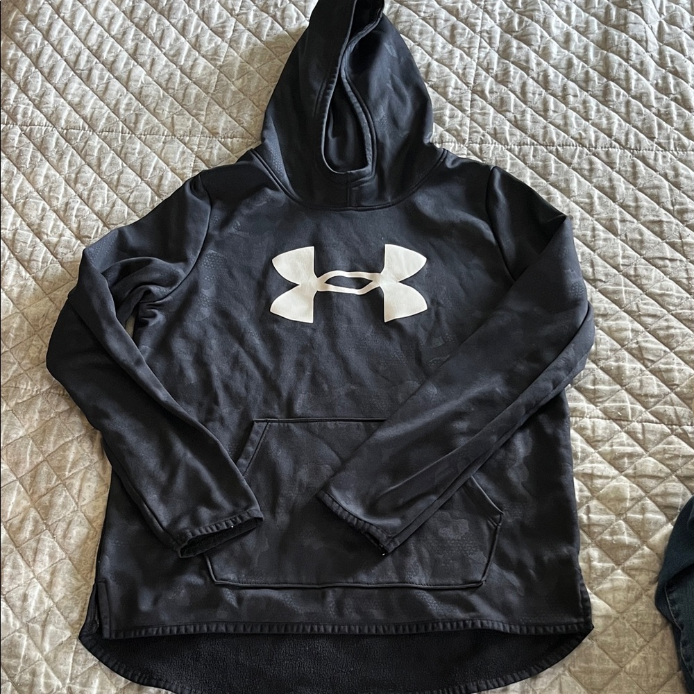 🪻💐3/$10💐🪻 Under Armour Charcoal Hoodie with White Emblem